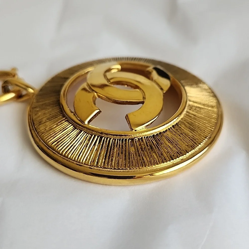 Authentic Vintage CHANEL Logo Pendant Necklace Gold - Picture 5 of 13